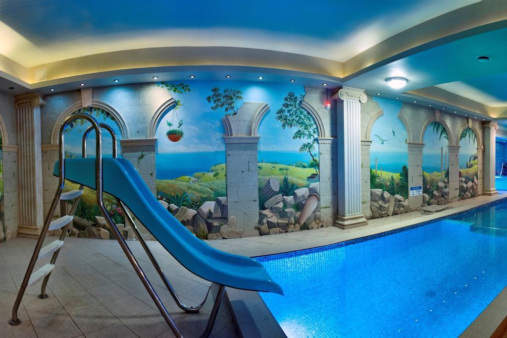 Spa Hotel Gloria Пшемишъл Екстериор снимка
