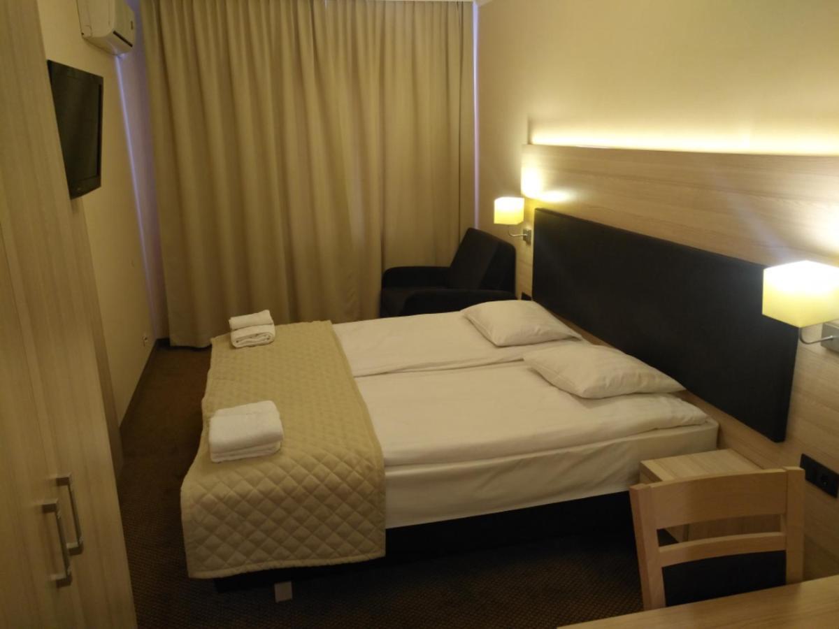 Spa Hotel Gloria Пшемишъл Екстериор снимка
