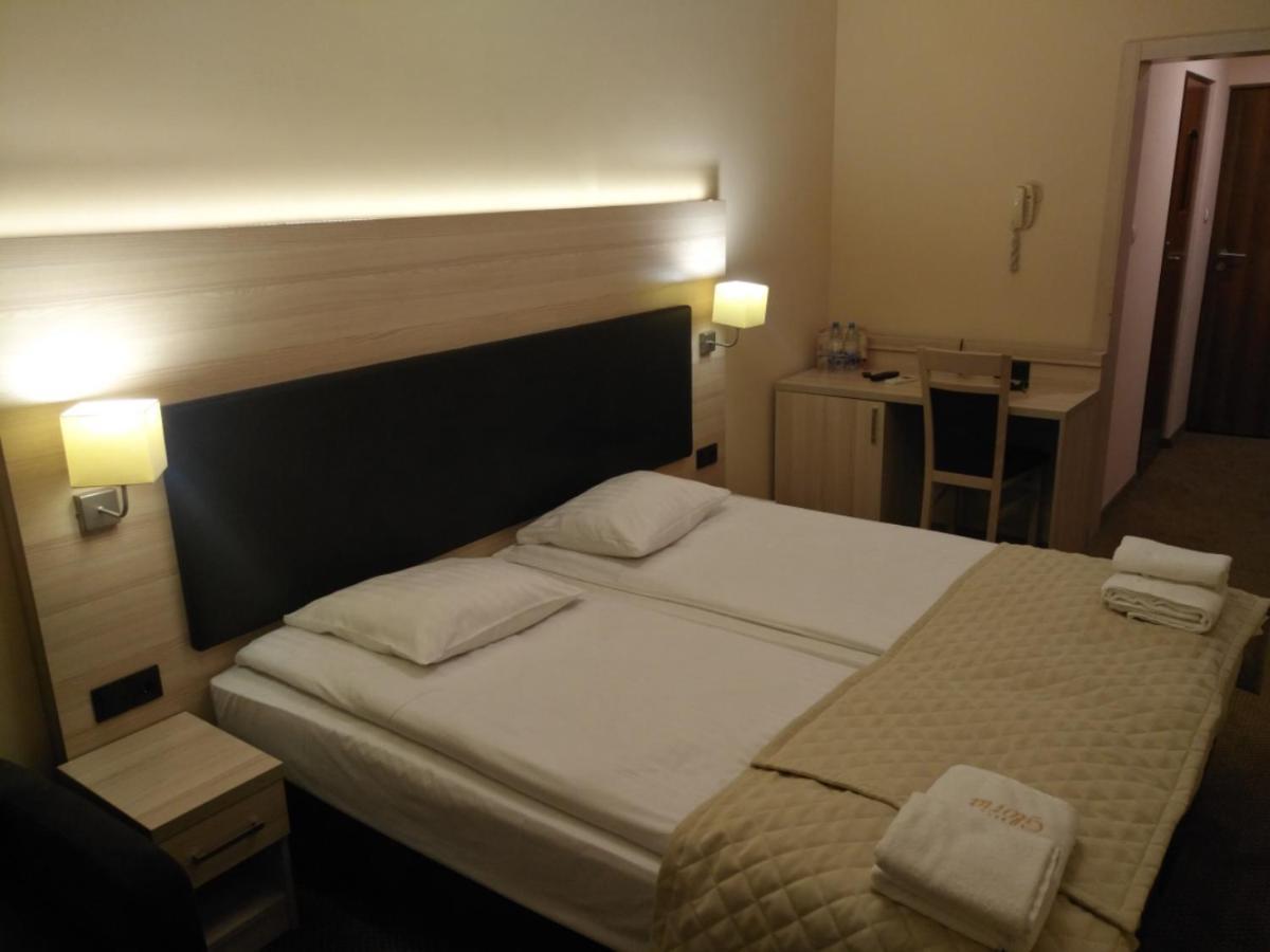 Spa Hotel Gloria Пшемишъл Екстериор снимка
