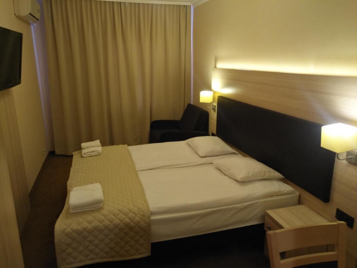 Spa Hotel Gloria Пшемишъл Екстериор снимка