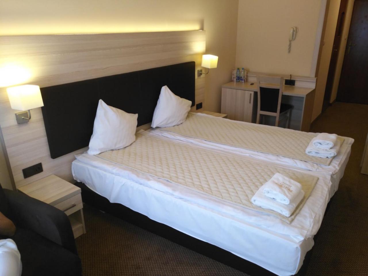 Spa Hotel Gloria Пшемишъл Екстериор снимка