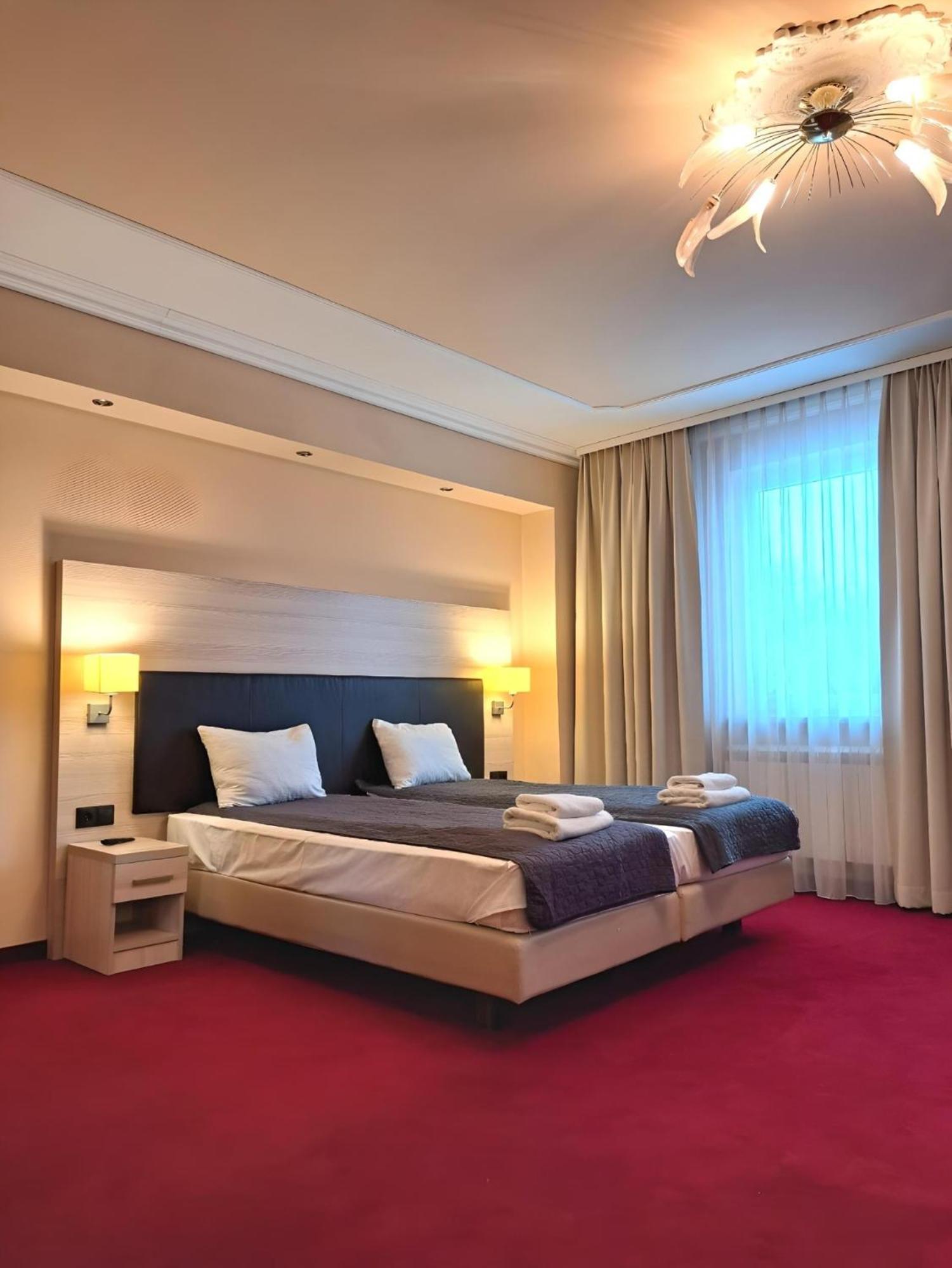Spa Hotel Gloria Пшемишъл Екстериор снимка