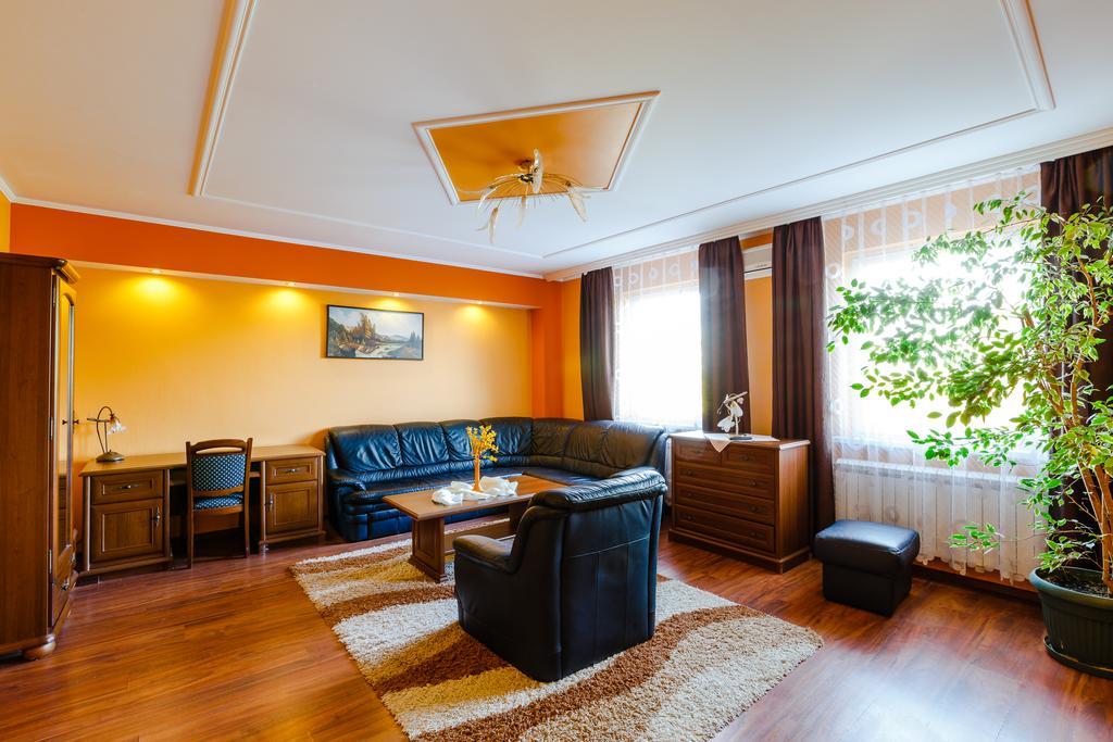 Spa Hotel Gloria Пшемишъл Екстериор снимка