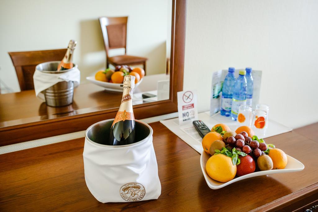 Spa Hotel Gloria Пшемишъл Екстериор снимка