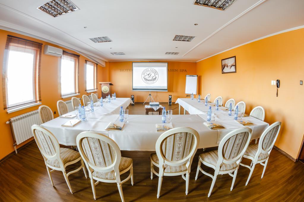 Spa Hotel Gloria Пшемишъл Екстериор снимка