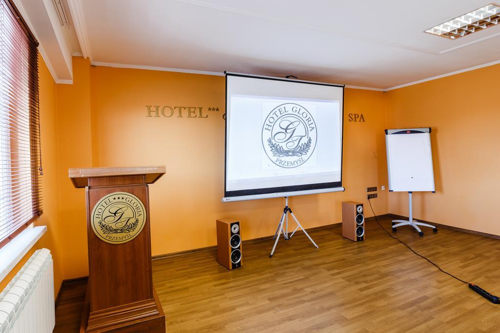Spa Hotel Gloria Пшемишъл Екстериор снимка