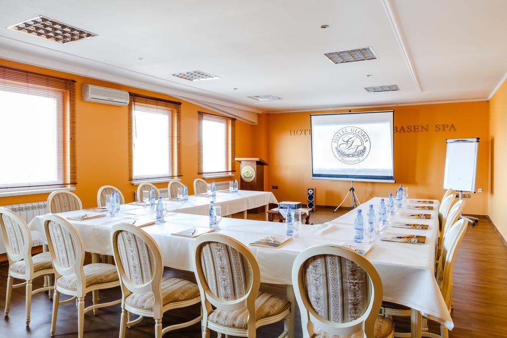 Spa Hotel Gloria Пшемишъл Екстериор снимка