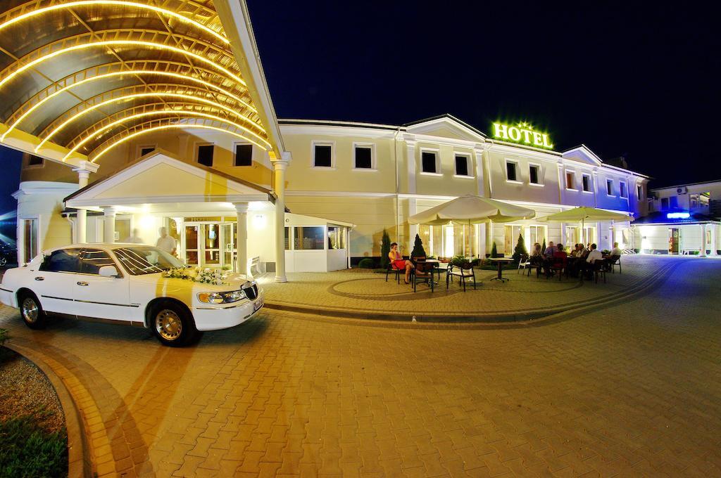 Spa Hotel Gloria Пшемишъл Екстериор снимка