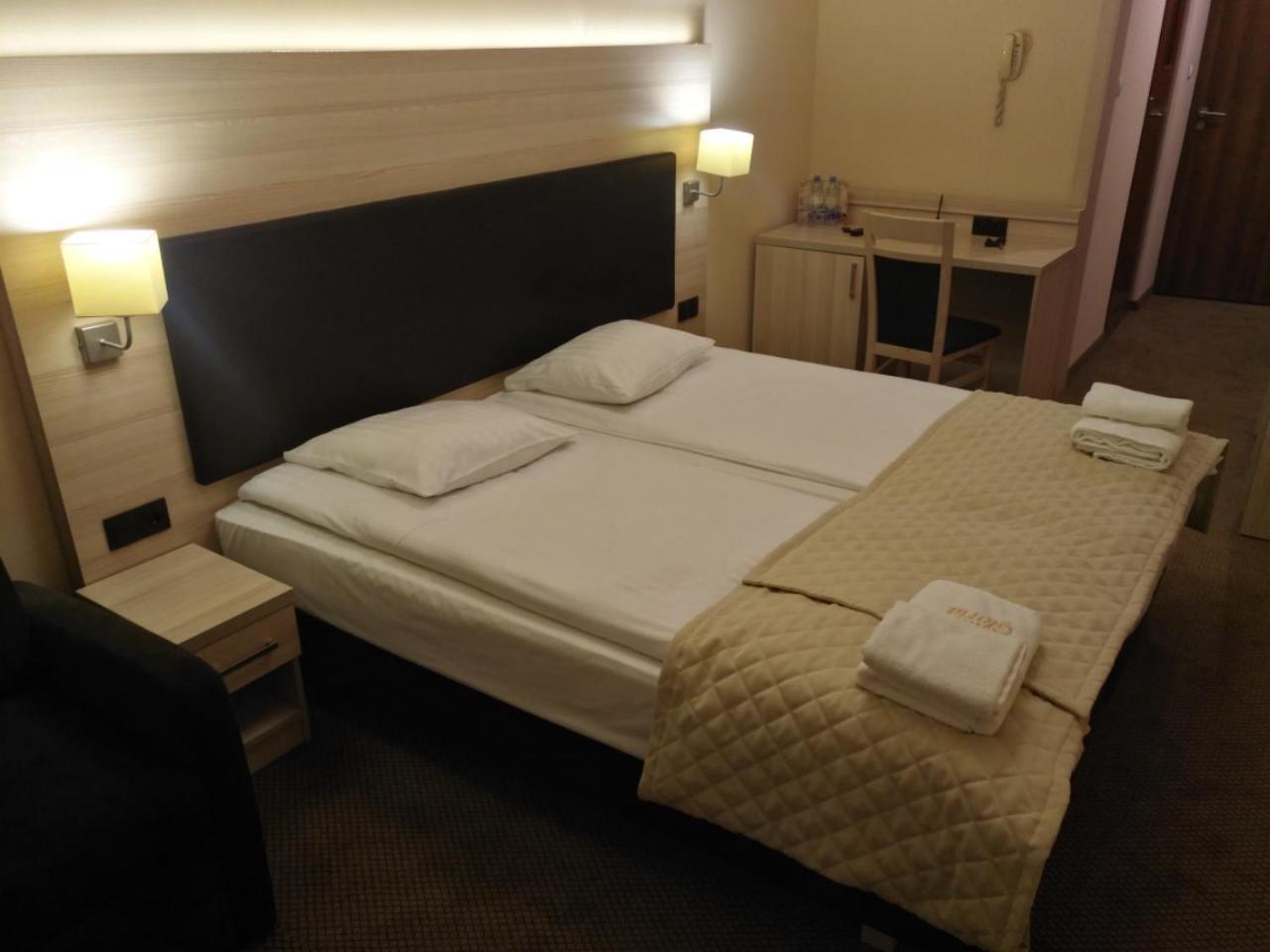 Spa Hotel Gloria Пшемишъл Екстериор снимка