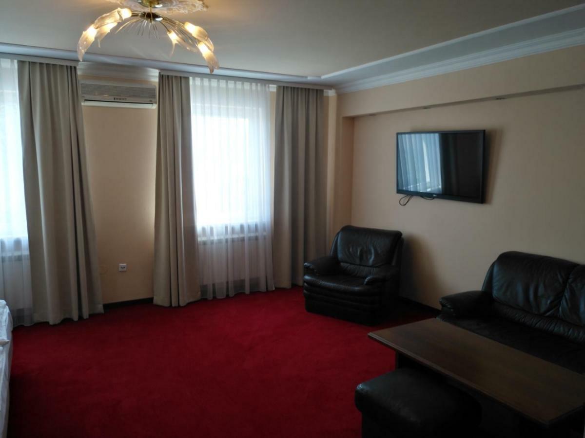 Spa Hotel Gloria Пшемишъл Екстериор снимка